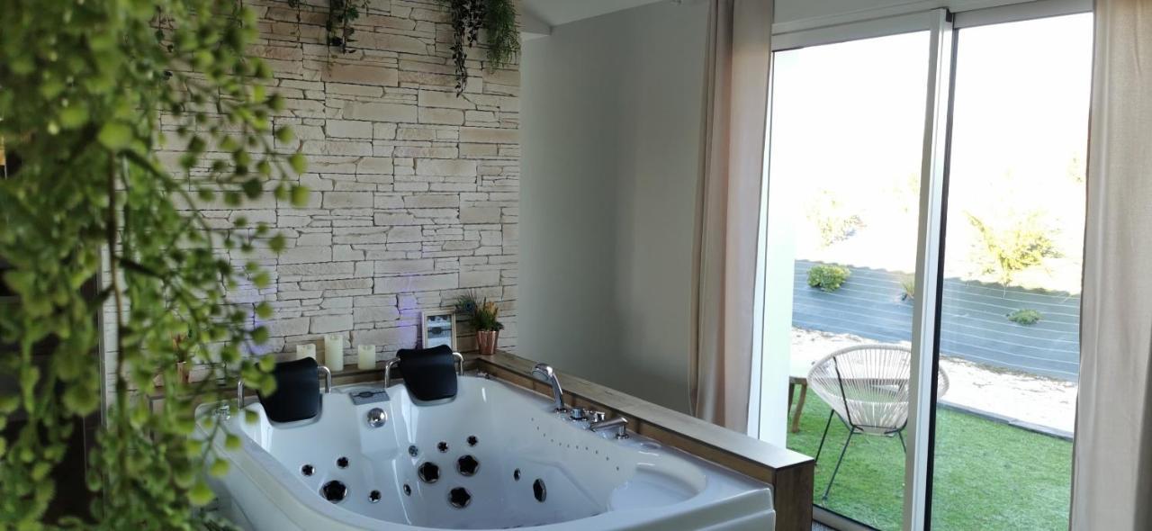L'Essentiel - Love 5 Etoiles Talmont-Saint-Hilaire Екстериор снимка