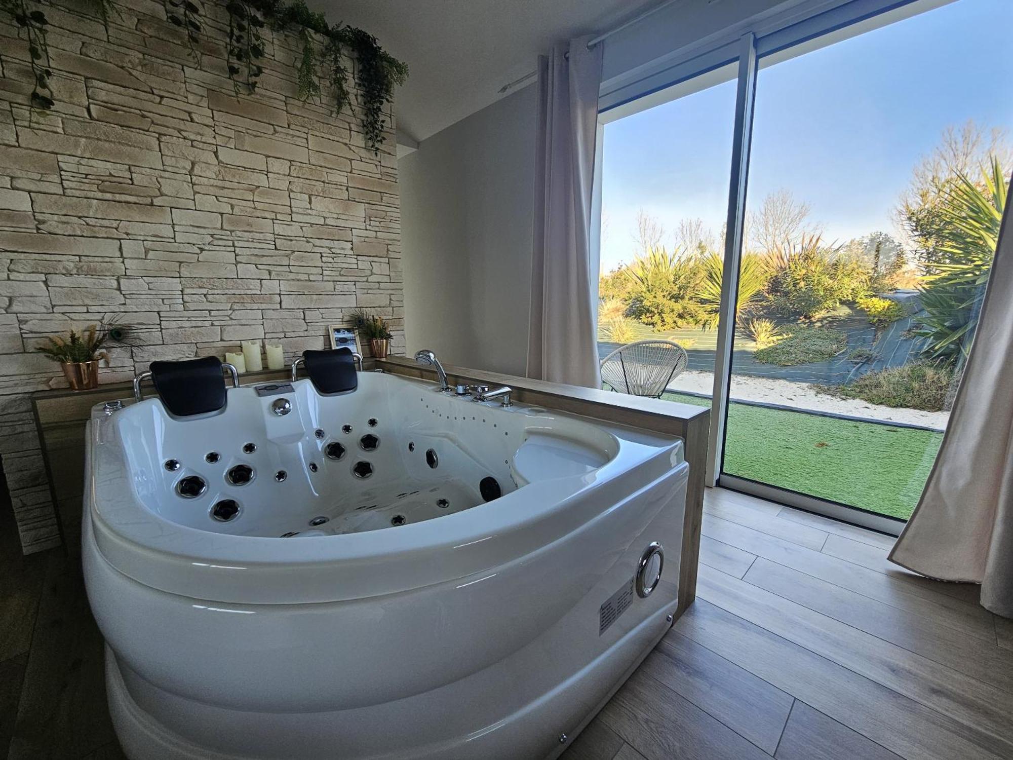 L'Essentiel - Love 5 Etoiles Talmont-Saint-Hilaire Екстериор снимка